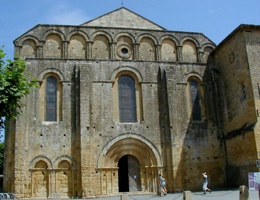 entree-abbatiale