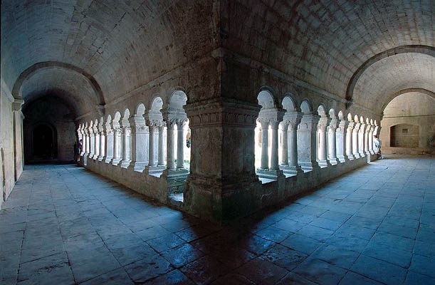cloitre-angle