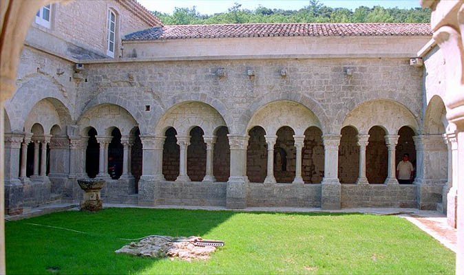 cloitre-jardin-