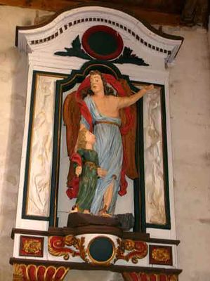 statue