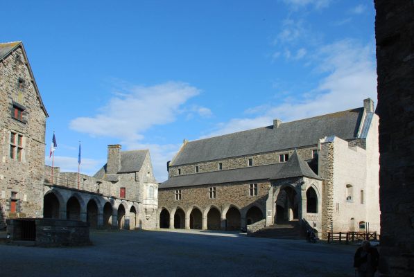 cour-int
