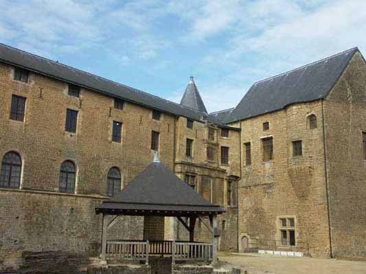 facade-logis-cot-cour